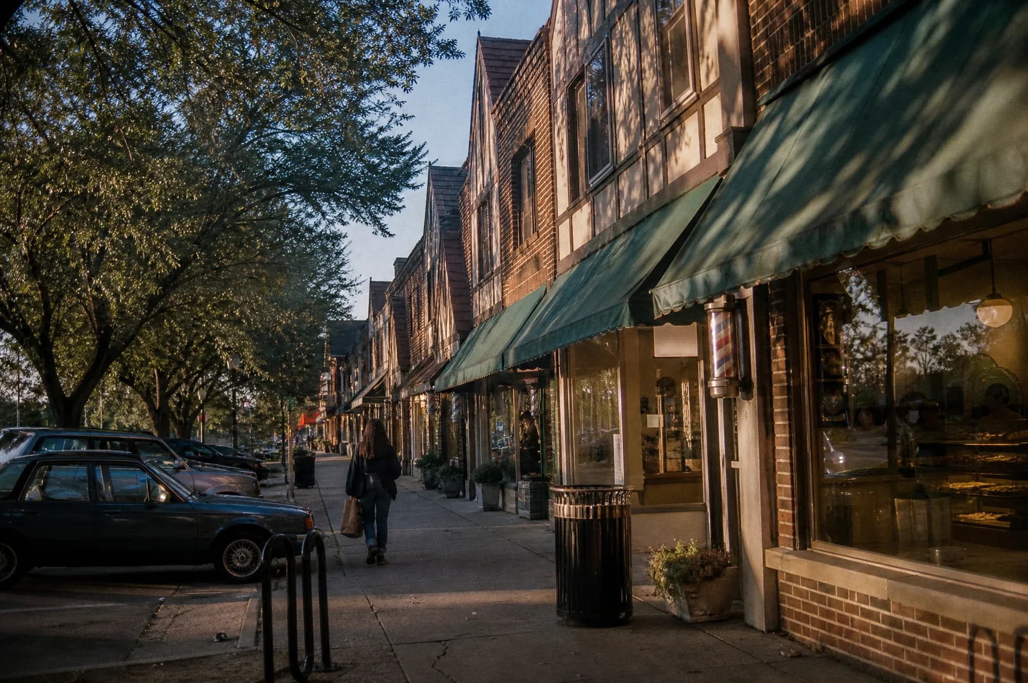 A street in Brookside on an ordinary evening