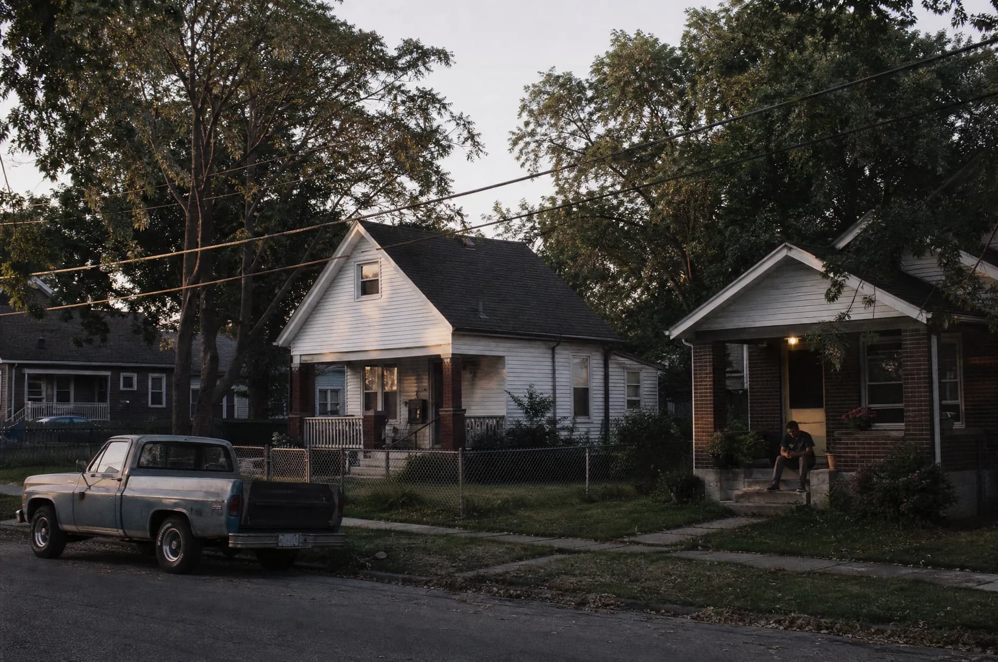 A street in Waldo on an ordinary evening