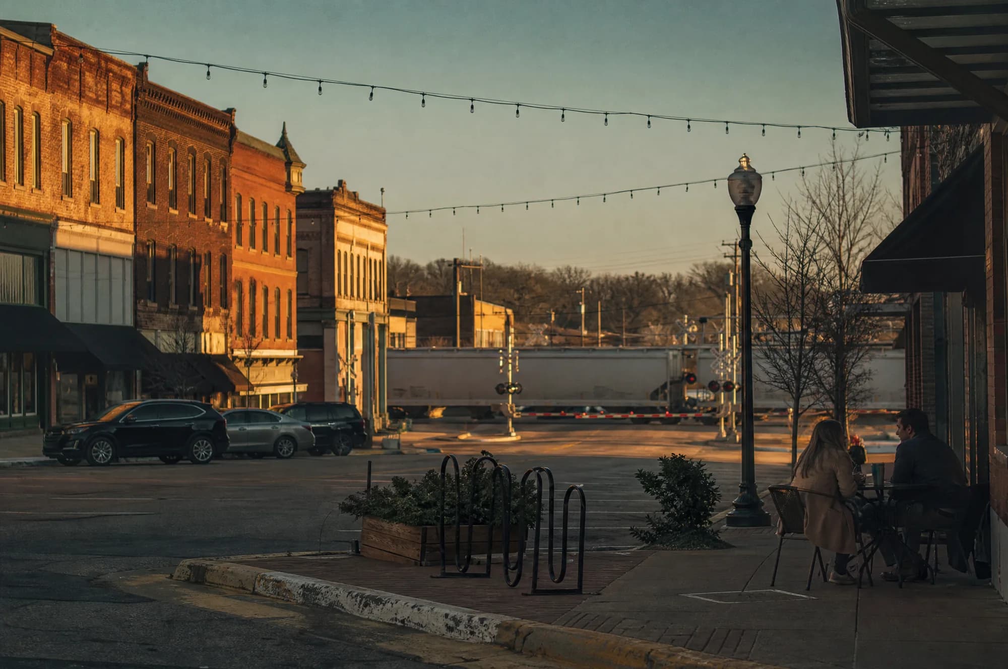 A street in Lee's Summit on an ordinary evening